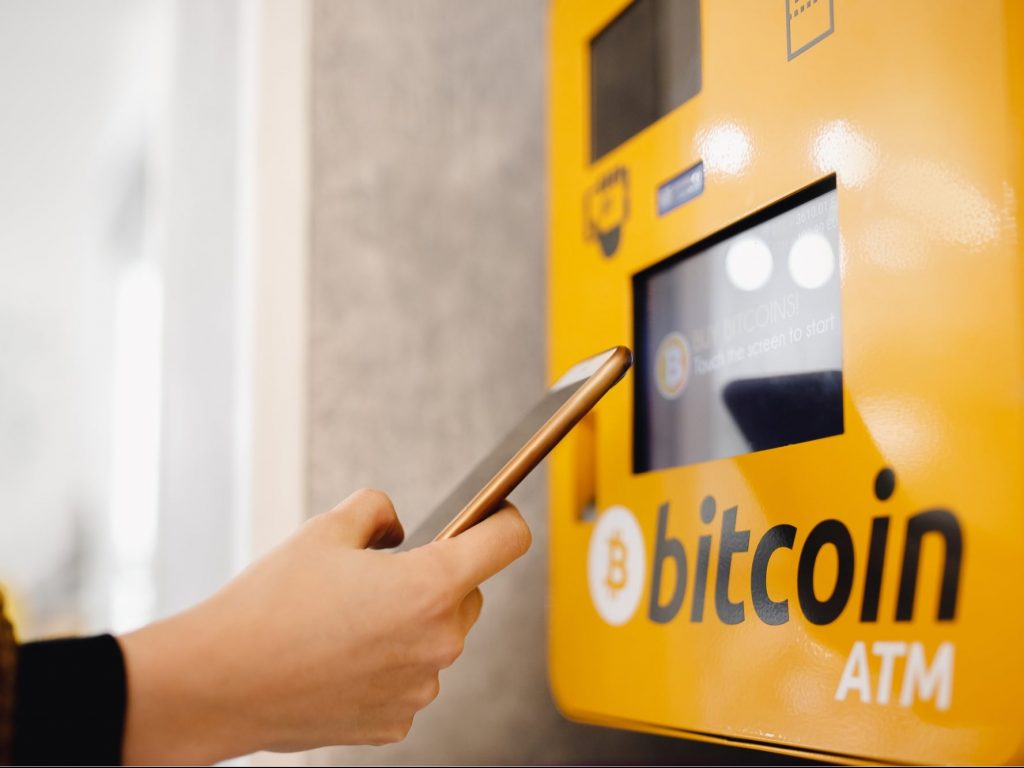 Znalezienie bankomatu Bitcoin w pobliżu