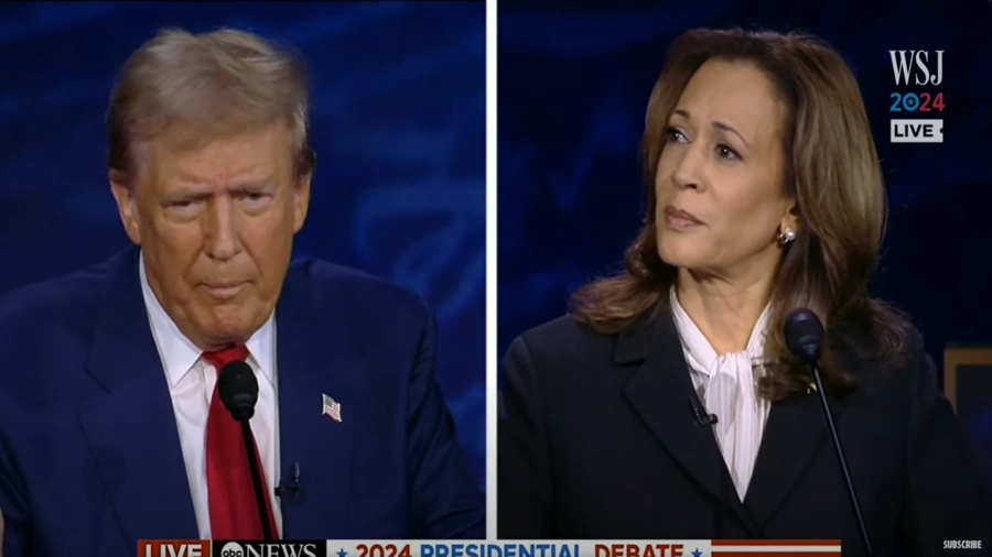 Trump i Harris podczas debaty prezydenckiej w 2024 r.